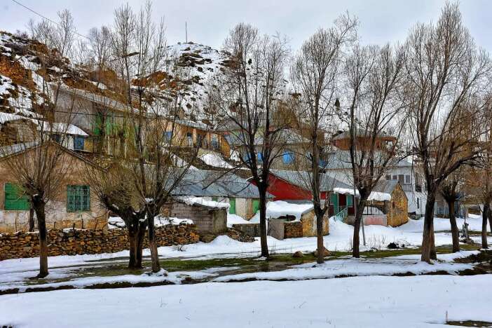 konya-bozkira-bagli-hisarlik-yaylasi-kar-yagisi