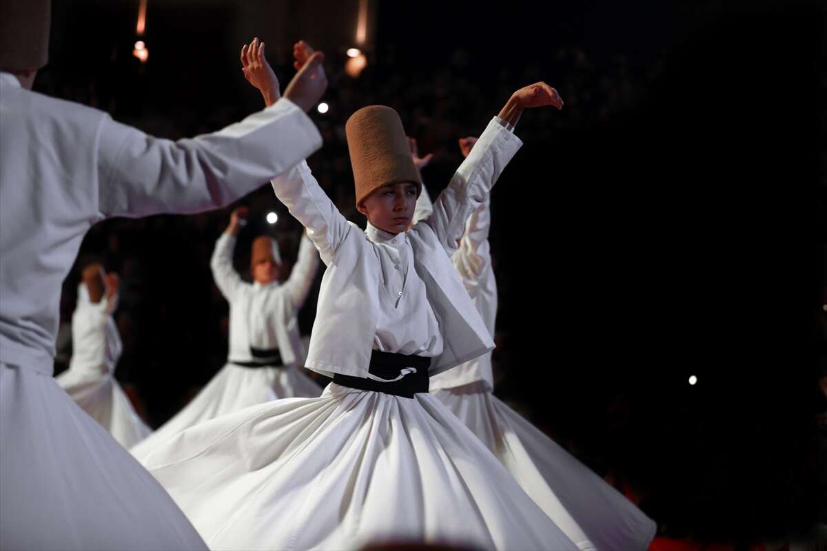 konyada-kazada-olen-semazen-emirin-hayalini-kardesi-gerceklestiriyor