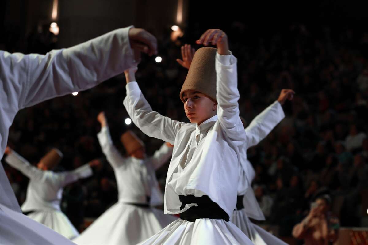 konyada-kazada-olen-semazen-emirin-hayalini-kardesi-gerceklestiriyor