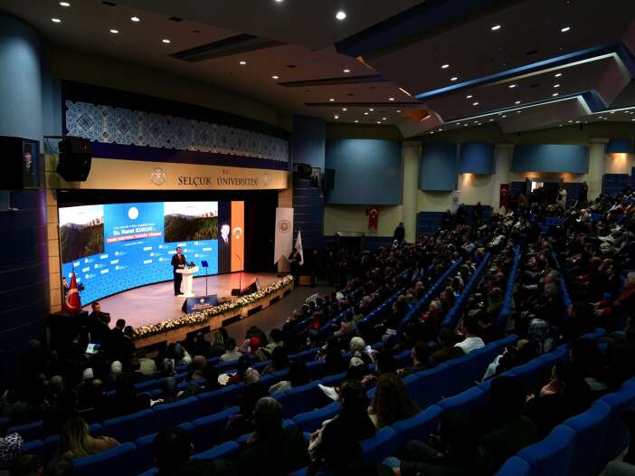 selcuk-universitesinden-bakan-kuruma-konyada-buyuk-onur