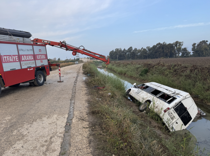 isci-servisi-kanala-devrildi-18-yarali-var