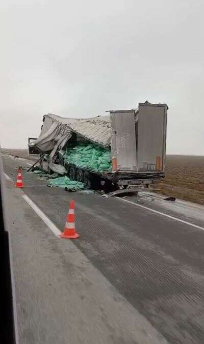 konyada-tirlar-carpisti