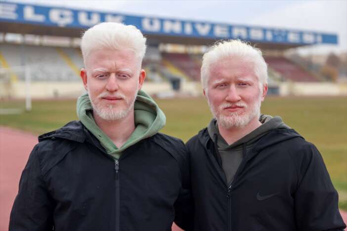 konyadaki-super-ikili-tum-zorluklari-birlikte-asiyor