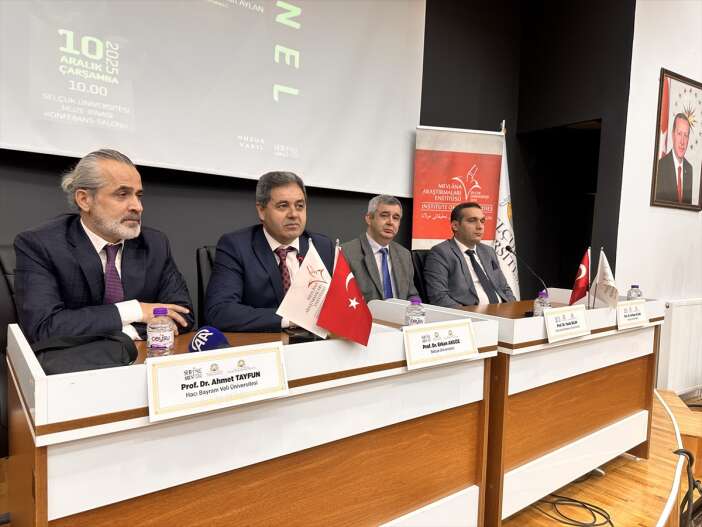 selcuk-universitesinde-konya-ve-mevlana-icin-toplanildi