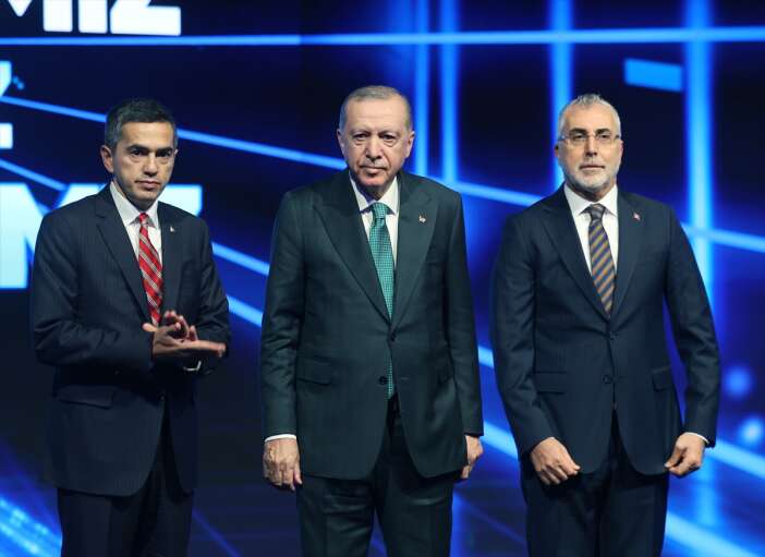 cumhurbaskani-erdogandan-isverene-asgari-ucret-cagrisi