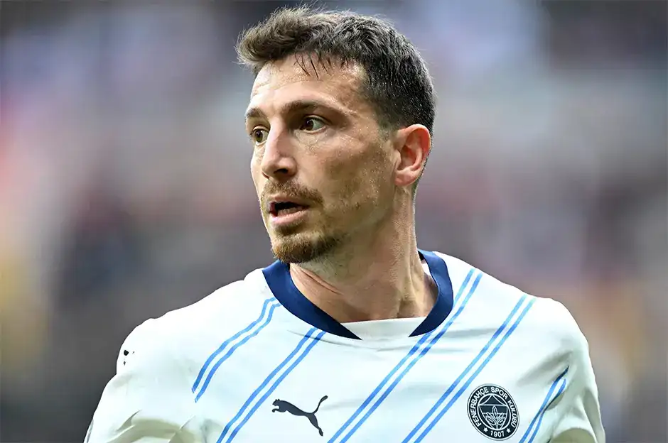 fenerbahce-mert-hakan-yandas-hakkinda-kararini-verdi