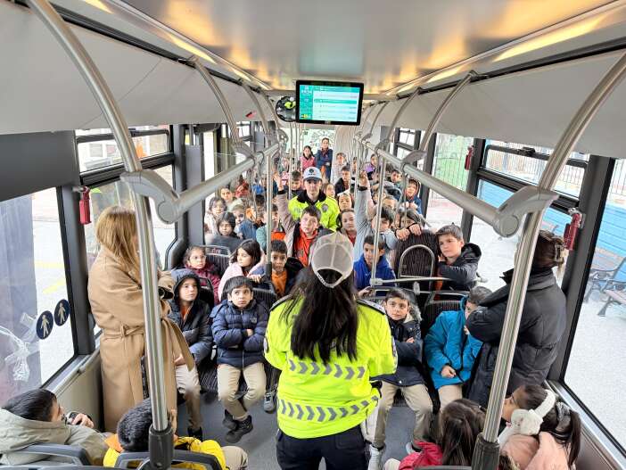 konyada-yeni-nesle-belediye-otobusunde-nasil-yolculuk-yapacaklari-ogrenildi