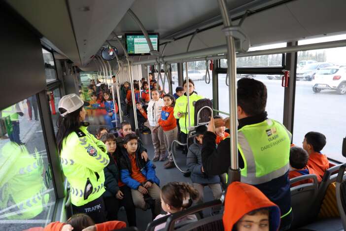 konyada-yeni-nesle-belediye-otobusunde-nasil-yolculuk-yapacaklari-ogrenildi