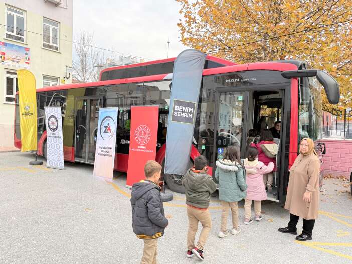 konyada-yeni-nesle-belediye-otobusunde-nasil-yolculuk-yapacaklari-ogrenildi