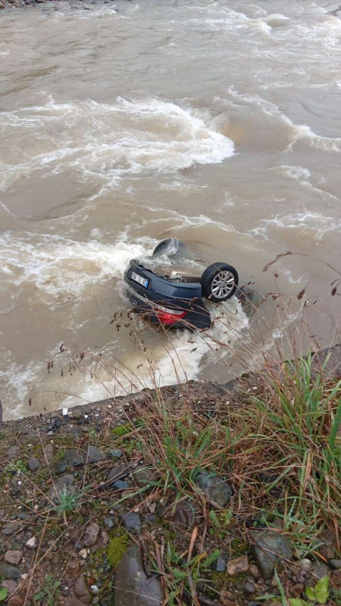 mezar-yeri-bakmaya-giden-dayi-ile-yegen-oldu