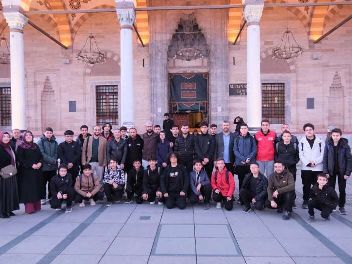 gencler-karatayda-ayni-niyette-saf-tutuyor