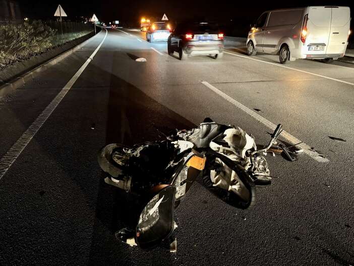 konya-plakali-arac-elektrikli-motosikletle-carpisti-1-olu-var