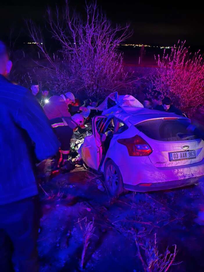 konya-yolunda-kaza-beton-mikseri-bu-hale-getirdi-surucu-oldu-001