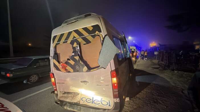 tir-servis-minibusuyle-carpisti-cok-sayida-yarali-var