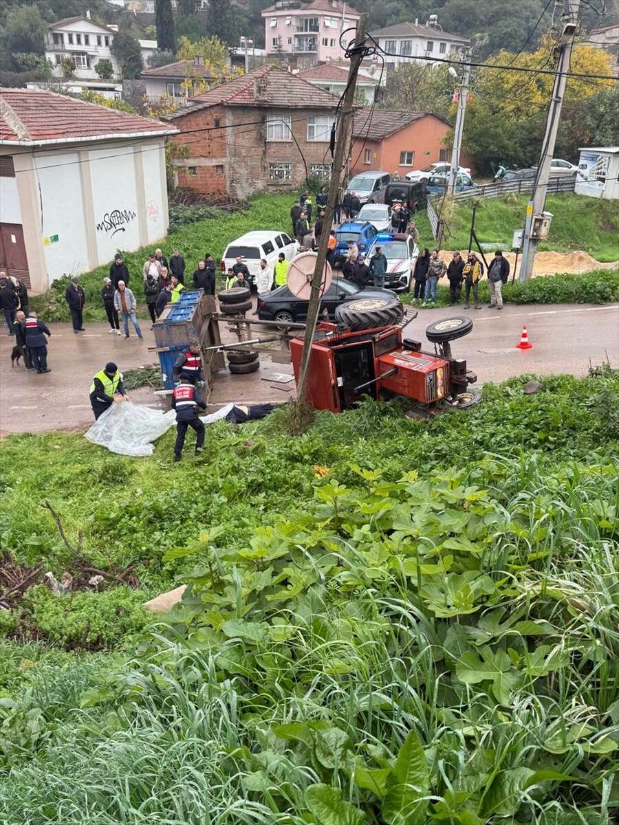 traktor-devrildi-surucu-hayatini-kaybetti