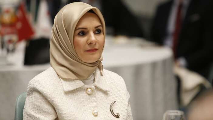 aile-ve-sosyal-hizmetler-bakanligi-3-bin-sozlesmeli-personel-alacak-basvurular-yarin-basliyor