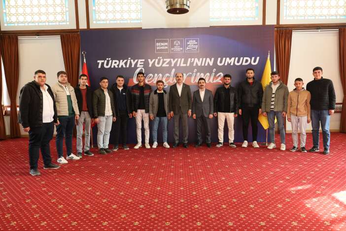 baskan-altay-konyali-genclerle-bir-araya-geldi