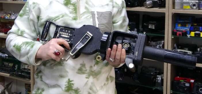 boylesi-gorulmedi-tetige-basinca-fotograf-cekiyor