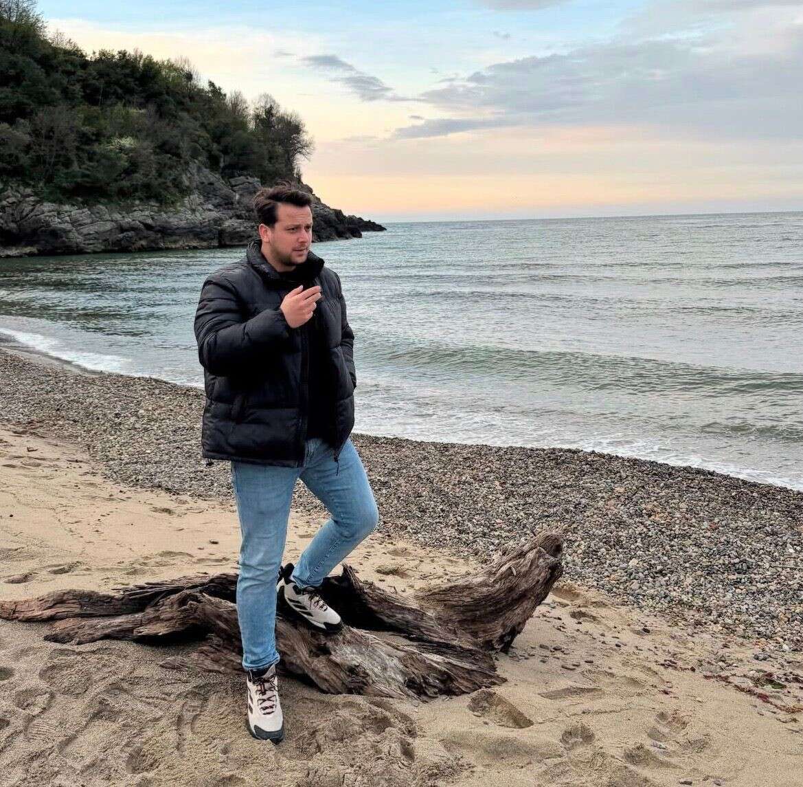 daha-evleneli-1-yil-olmamis-esime-neden-baktin-dedi-bicaklanarak-olduruldu