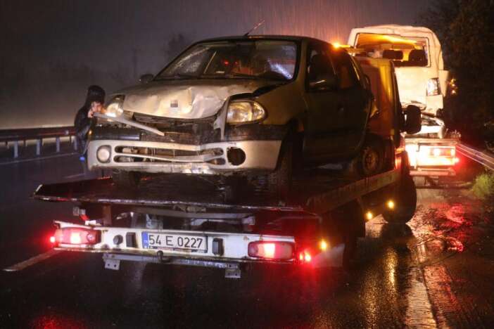 ikisi-tir-6-arac-carpisti-12-yarali-var