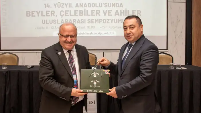 konya-uluslararasi-sempozyuma-ev-sahipligi-yapti-iki-universite-tek-cati-altinda-toplandi