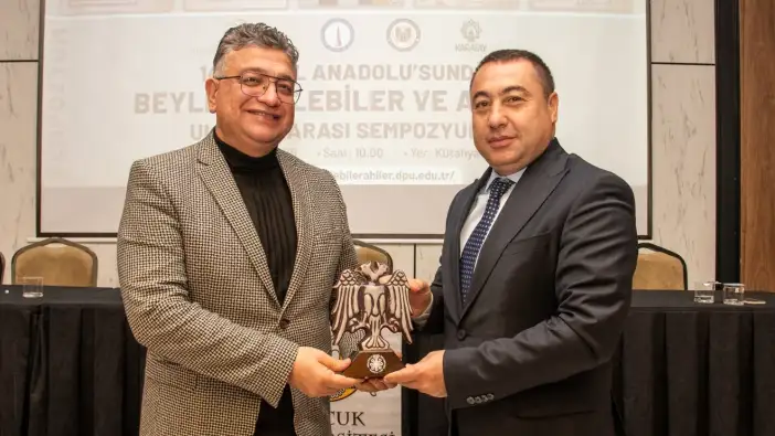 konya-uluslararasi-sempozyuma-ev-sahipligi-yapti-iki-universite-tek-cati-altinda-toplandi