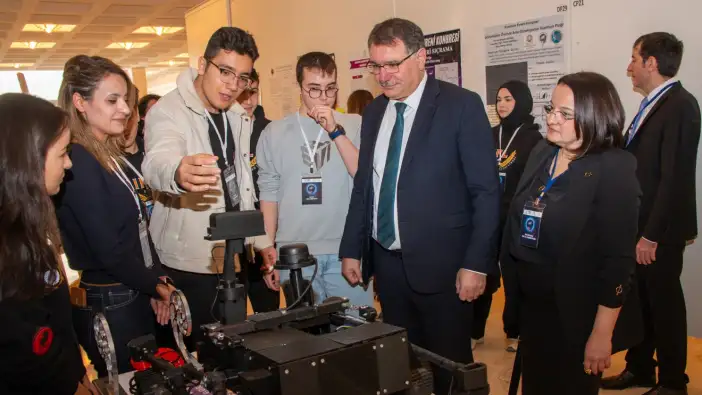 konyada-kuantum-evrenine-yolculuk-yapildi