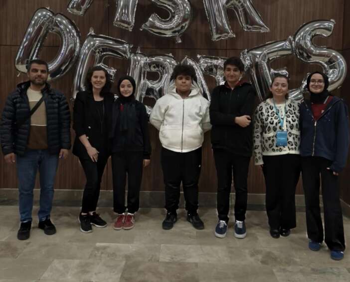 seyit-ulugulyagci-imam-hatip-ortaokulu-msr-debateste-ikinci-tura-yukseldi