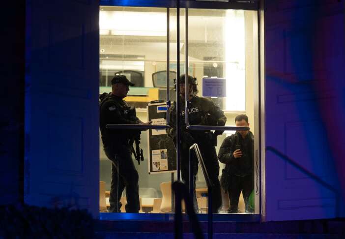 universitede-silahli-saldiri-2-olu-8-yarali-var