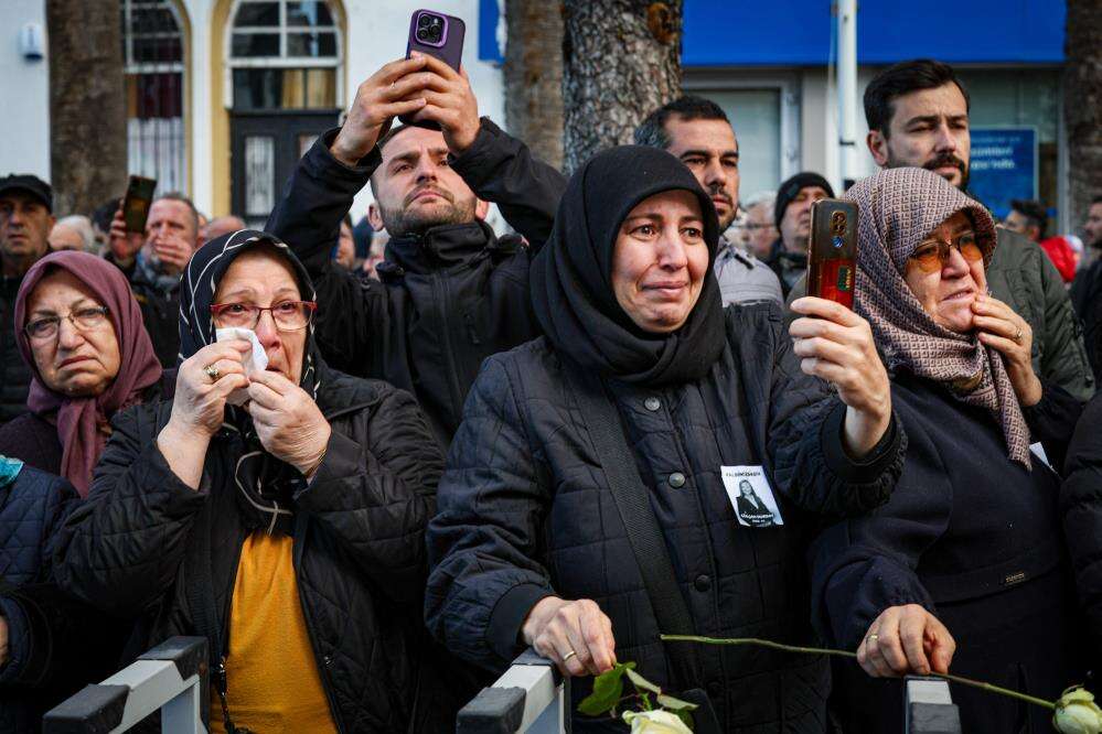 genci-yaslisi-herkes-oradaydi-belediye-baskani-gulsah-durbaya-aci-veda
