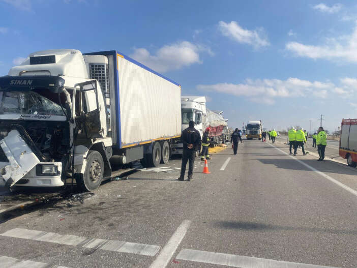 konyada-4-tirin-carpistigi-kazada-can-veren-yusuf-kahrimana-aci-veda