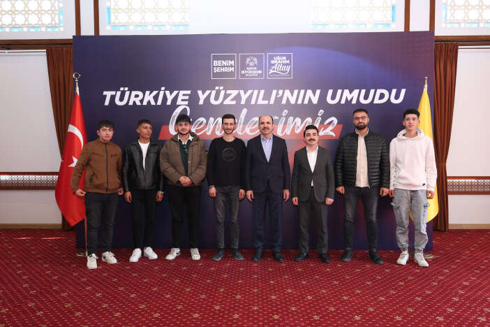 konyanin-ilcelerindeki-gencler-baskan-altay-ile-bir-araya-geldi