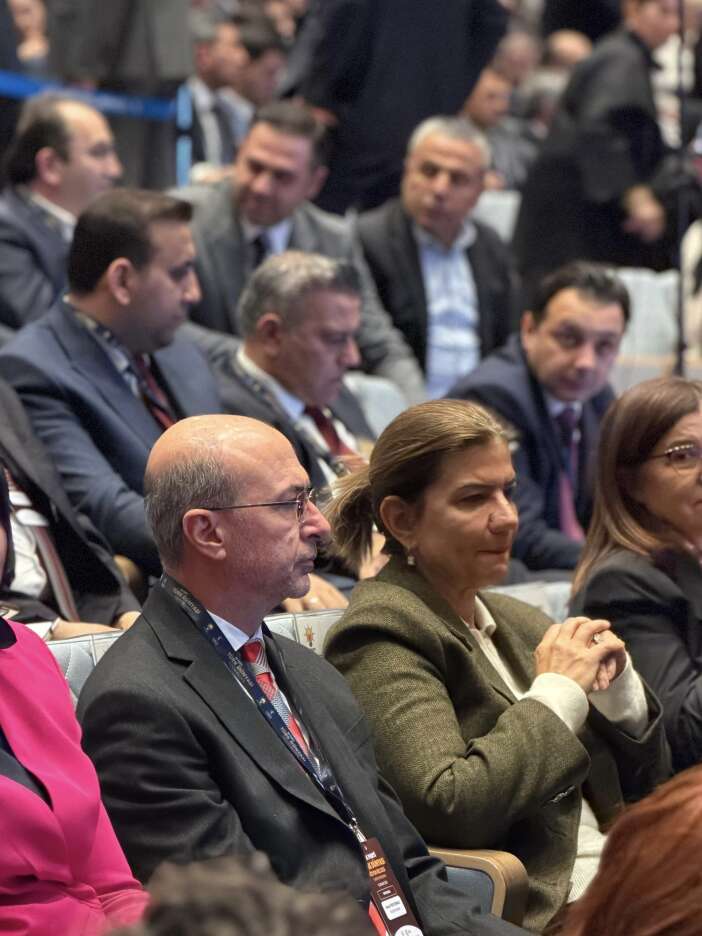 turklerin-mirasi-selcukludan-cumhurbaskani-erdogana-sunuldu