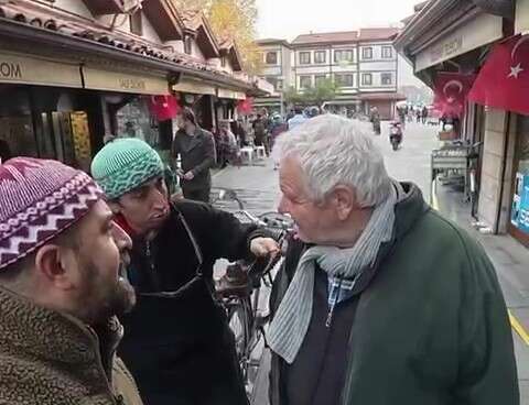 avusturalyali-turistin-konya-sivesiyle-imtihani-gundem-oldu