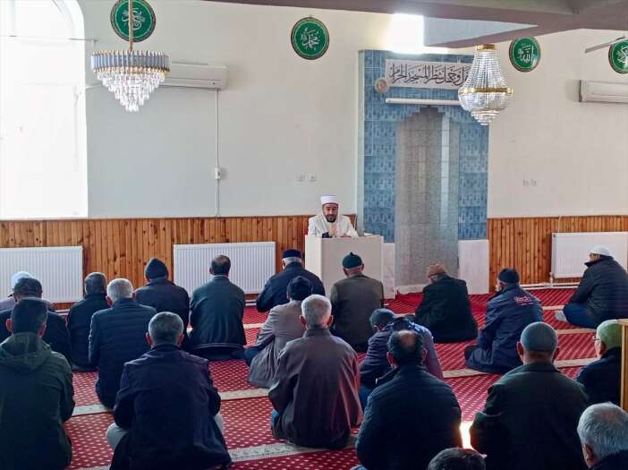 konya-aralik-ortasinda-yagmur-duasi-yapiyor