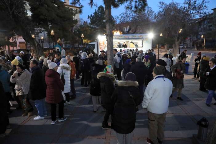 konya-gonullerin-yani-sira-insanlarin-icini-de-isitiyor