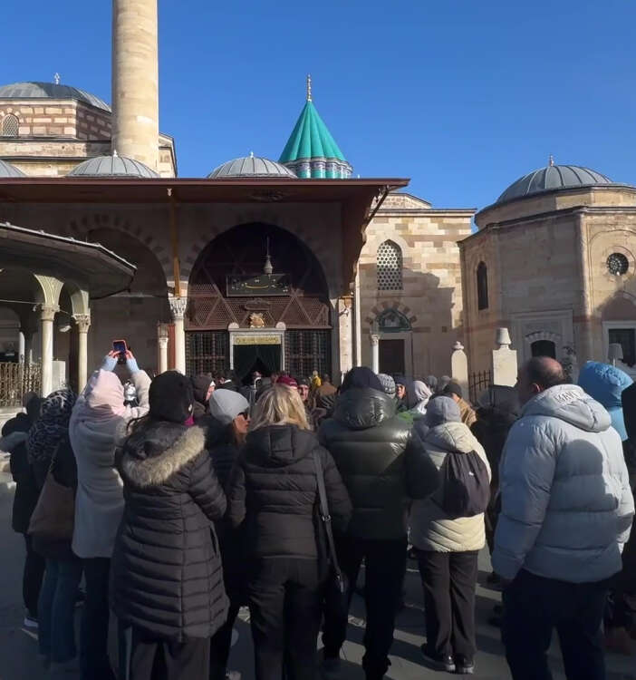 konya-mevlana-muzesinde-dugun-gecesi-yogunlugu