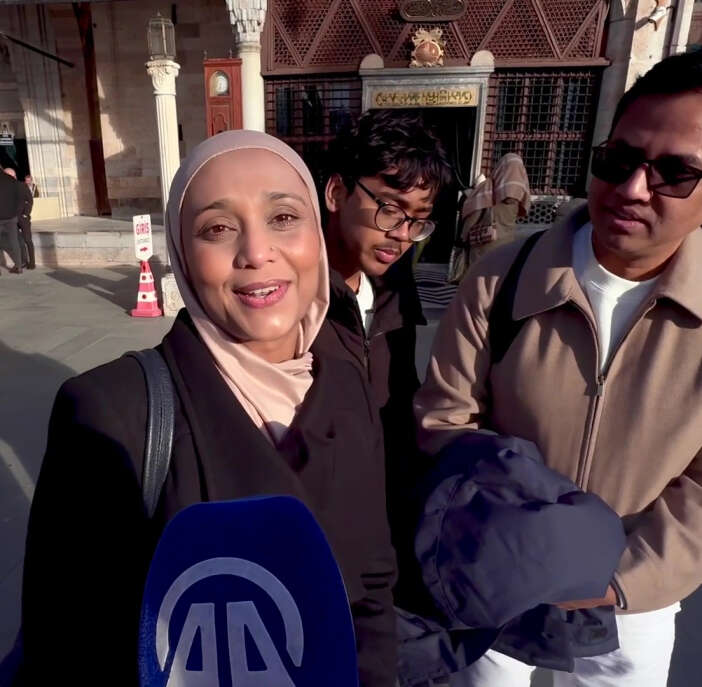 konya-mevlana-muzesinde-dugun-gecesi-yogunlugu