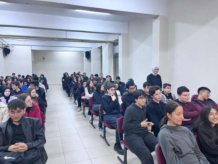 yusuf-yavuz-karatay-fen-lisesinde-meslek-seciminde-yol-gosterdi