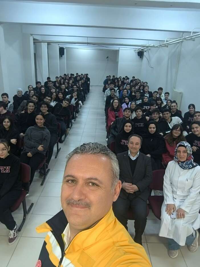 yusuf-yavuz-karatay-fen-lisesinde-meslek-seciminde-yol-gosterdi