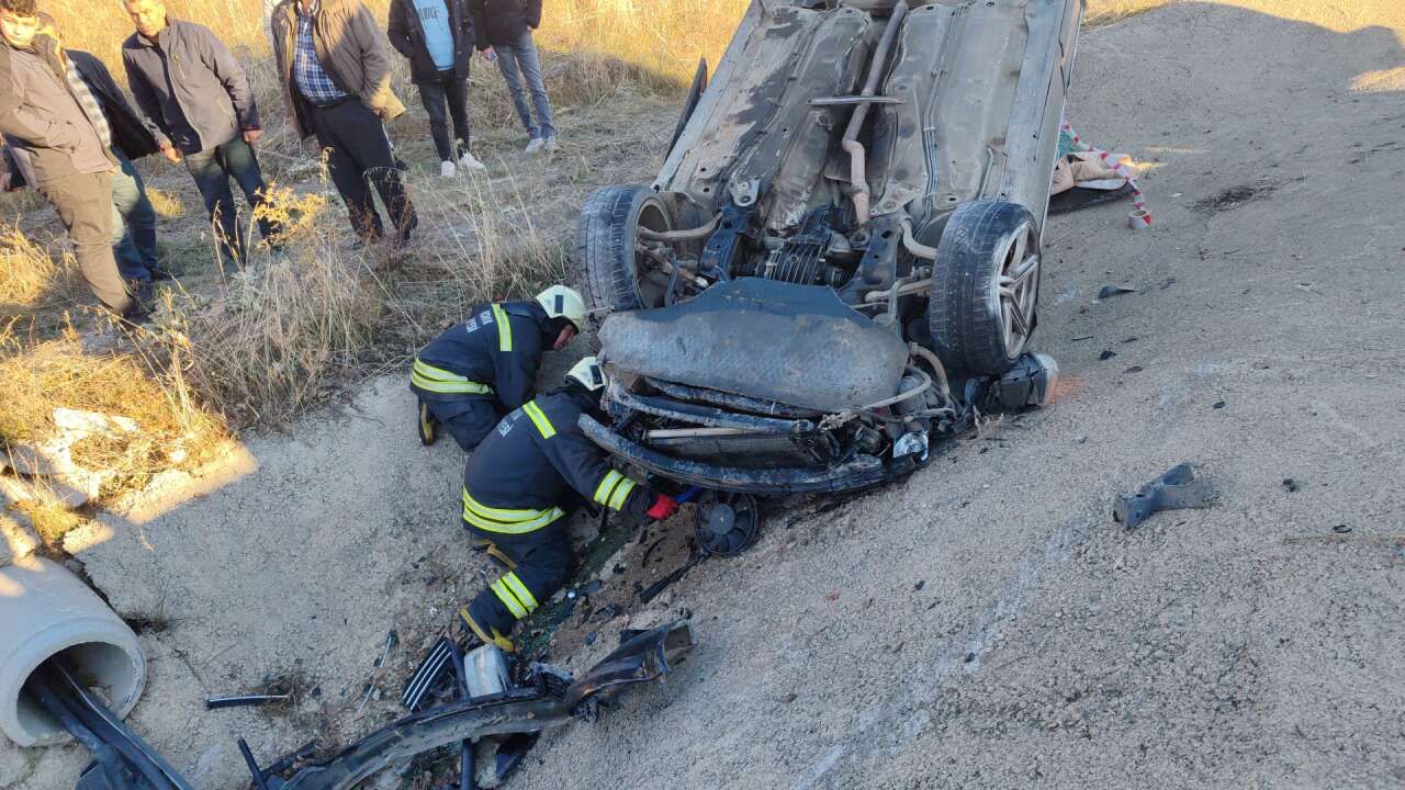 konyada-kontrolden-cikan-otomobil-sarampole-devrildi