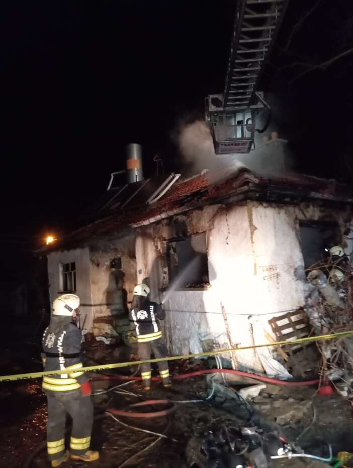 konyada-yeni-yangin-faciasi-1-kisi-oldu-anne-yarali