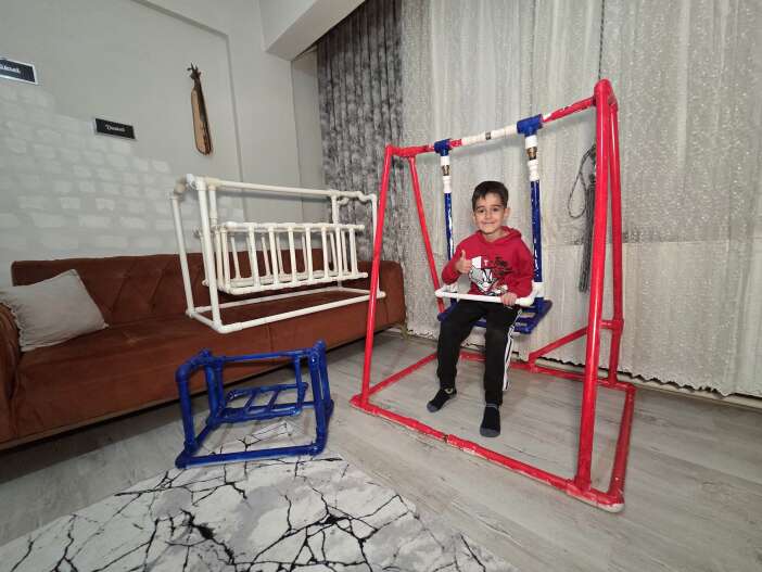 genc-girisimcinin-su-borusundan-yaptiklari-cok-tuttu-siparis-yetistiremiyor