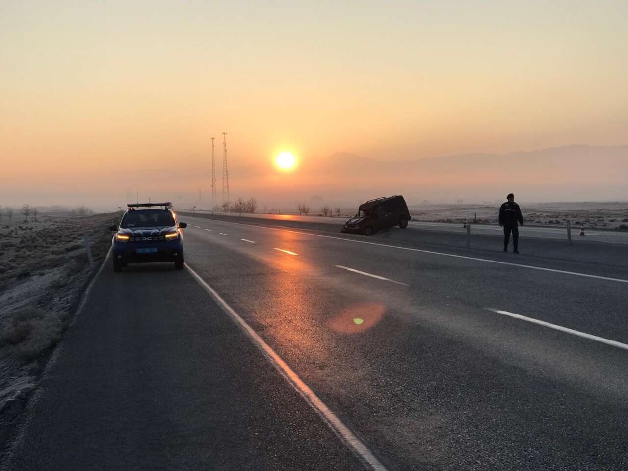 konyada-kontrolden-cikan-arac-takla-atti-surucu-hastaneye-kaldirildi