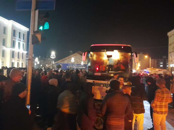 konyadan-kutsal-topraklara-yolculuk-basladi