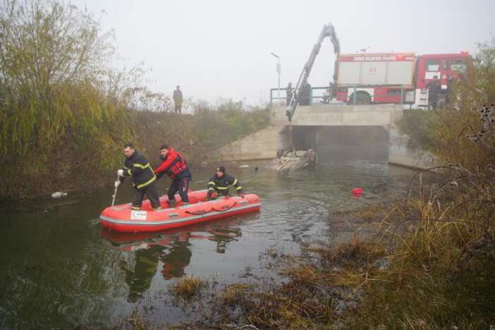 sulama-kanalina-dusen-aracta-supheli-olum-kazayi-gorup-kactilar