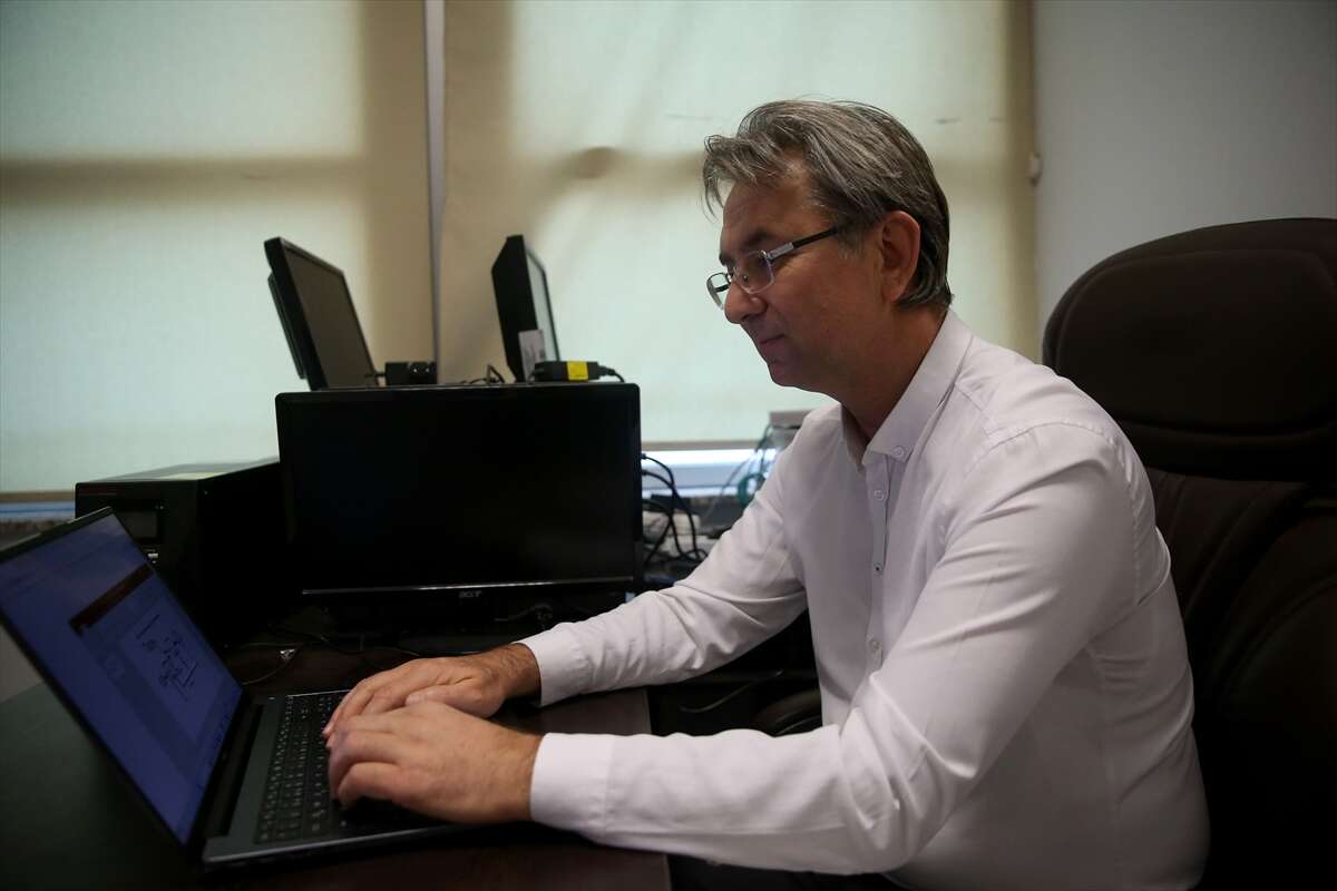 uzmani-uyardi-sesinizi-kopyalayip-dolandiricilik-yapiyorlar