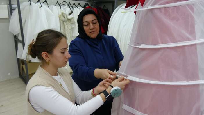 17-yil-onceki-gelinlik-tum-hayatini-degistirdi