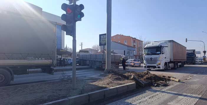 konyada-tir-az-kalsin-corbaciya-giriyordu