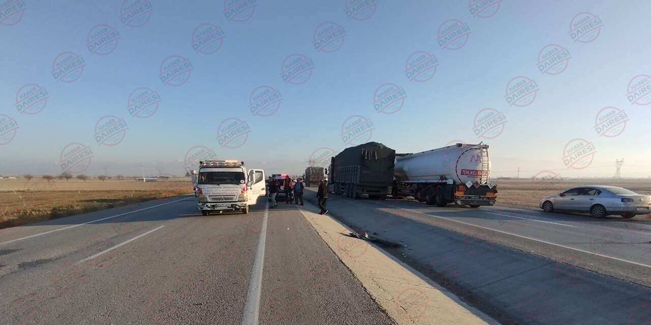 konyada-tirlarin-karistigi-feci-kaza-1i-agir-3-yarali-var